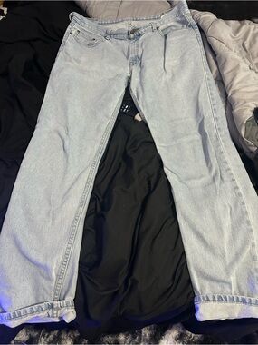 Women’s Straight-Leg Jeans in Light Blue Wash